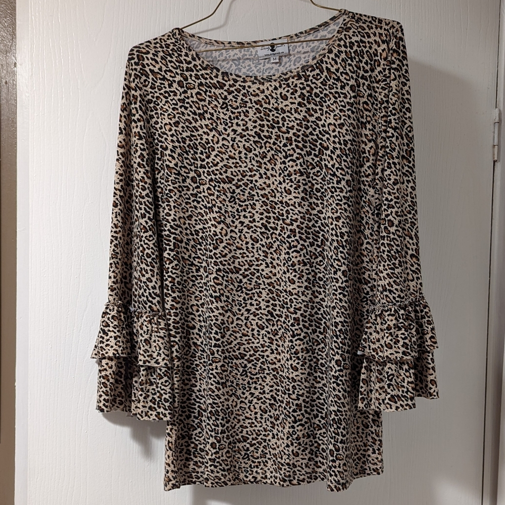 Dainty Jewell's Layering Top Size Medium